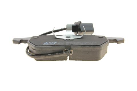 Колодки тормозные (передние) Audi A4/A6/VW Passat 95- (с датчиком)