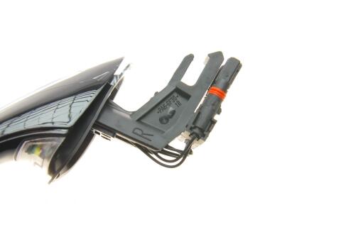 Ручка дверей (R) BMW 5 (F10/F07)/7 (F01-F04) 08-16 (чорна) Ручка дверей (R) BMW 5 (F10/F07)/7 (F01-F04) 08-16 (чорна)