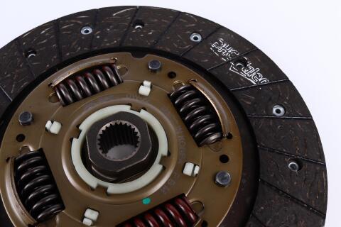 Комплект сцепления Daewoo Espero/Nexia 1.5 16V 93-97 (d=218mm) (+выжимной) z=24 Комплект сцепления Daewoo Espero/Nexia 1.5 16V 93-97 (d=218mm) (+выжимной) z=24