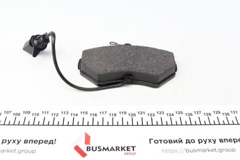 Колодки тормозные (передние) Audi A4 94-08/Seat Exeo 08-13/VW Passat 96-00 (Lucas) (с датчиком)