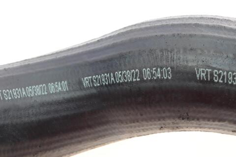 Патрубок інтеркулера BMW 5 (G30/F90)/7 (G11/G12) 16- B47 D20 Патрубок інтеркулера BMW 5 (G30/F90)/7 (G11/G12) 16- B47 D20