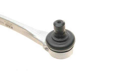 Важіль підвіски (передній/зверху/ззаду) (R) Audi A4/A5 15-