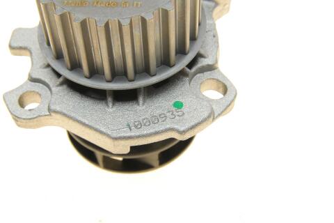 Помпа води Audi A4/A6/VW Caddy/Golf IV/Passat/T5 1.8T/2.0 03- Помпа води Audi A4/A6/VW Caddy/Golf IV/Passat/T5 1.8T/2.0 03-