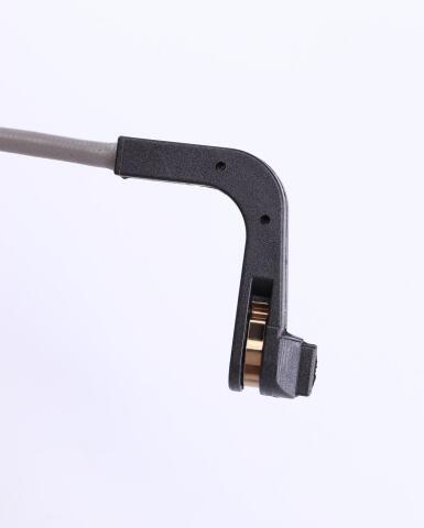 Датчик зносу гальмівних колодок (передніх) BMW 3 (E90-93) 04-11 (L=695mm) Датчик зносу гальмівних колодок (передніх) BMW 3 (E90-93) 04-11 (L=695mm)