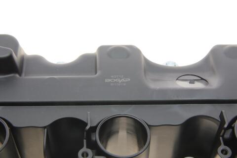 Крышка клапанов BMW 3 (E90)/5 (E60/F10) 03-16 N53 Крышка клапанов BMW 3 (E90)/5 (E60/F10) 03-16 N53