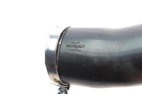 Патрубок інтеркулера (R) MB Sprinter 2.2CDI 06- Патрубок інтеркулера (R) MB Sprinter 2.2CDI 06-