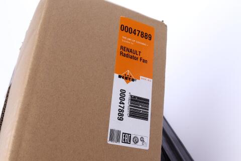 Вентилятор охолодження двигуна Dacia Dokker/Logan/Sandero 08- Вентилятор охолодження двигуна Dacia Dokker/Logan/Sandero 08-