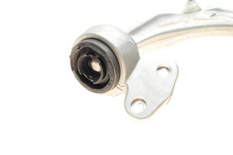 Важіль підвіски (передній/знизу) (R) BMW 3 (E46) 98- (з сайлентблоком)