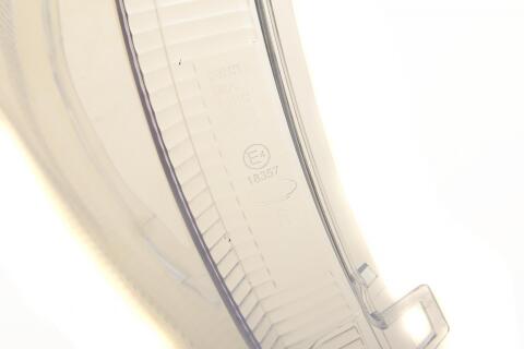 Скло фари Renault Master 04-09 (R)