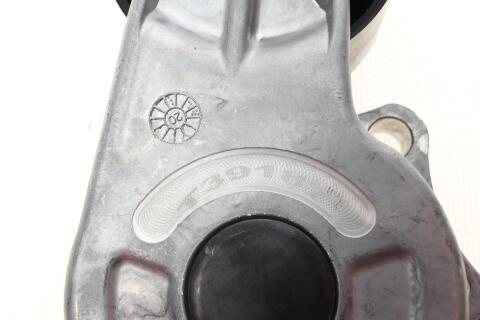 Натяжник ременя генератора Peugeot 2008/208 1.6HDi 12-/Citroen C3 1.4/1.6HDi 09- /C4 Cactus 14- Натяжник ременя генератора Peugeot 2008/208 1.6HDi 12-/Citroen C3 1.4/1.6HDi 09- /C4 Cactus 14-