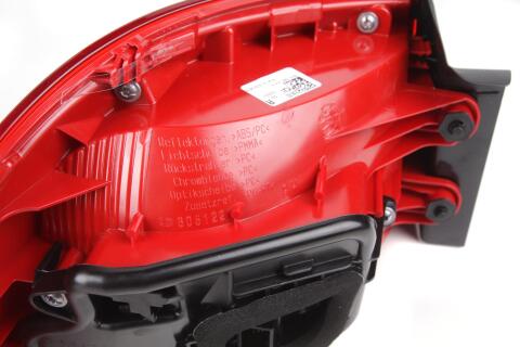 Ліхтар задній VW Passat 10-14 (R)