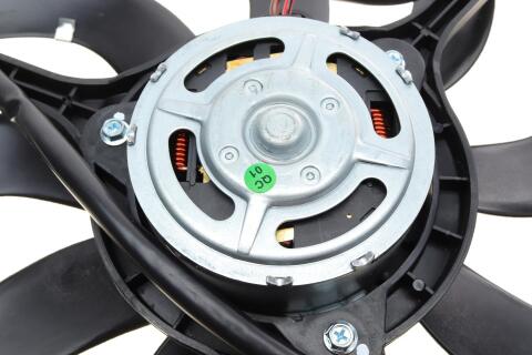 Вентилятор радіатора Mini Cooper/One 1.6 01-06 (з дифузором) Вентилятор радіатора Mini Cooper/One 1.6 01-06 (з дифузором)