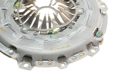 Комплект зчеплення Citroen C3/C4/Peugeot 207/208/308 1.6 HDi 07- (d=240mm) Комплект зчеплення Citroen C3/C4/Peugeot 207/208/308 1.6 HDi 07- (d=240mm)