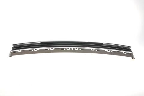 Решетка радиатора VW Passat 1.4-2.0TDI 10-14 Решетка радиатора VW Passat 1.4-2.0TDI 10-14