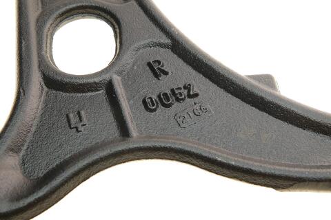 Важіль підвіски (передній/знизу) (R) Citroen C8/Peugeot 807 02-