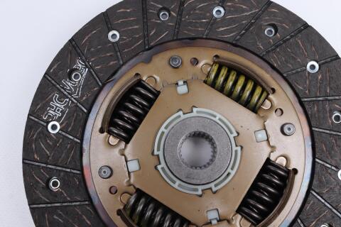 Комплект зчеплення Daewoo Nexia 1.5 95-97 (d=203mm) (+вижимний) z=24