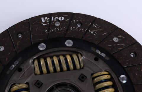 Комплект зчеплення Skoda Octavia/VW Golf III/IV 1.6TDI/1.9TDI/1.8T 95- (d=228mm) z=28 (+вижимний) Комплект зчеплення Skoda Octavia/VW Golf III/IV 1.6TDI/1.9TDI/1.8T 95- (d=228mm) z=28 (+вижимний)