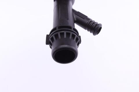 Фланець системи охолодження BMW 3 (E46) 1.6-1.8 i 98-06 Фланець системи охолодження BMW 3 (E46) 1.6-1.8 i 98-06