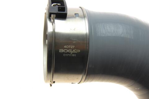 Патрубок інтеркулера (нижній) MB Sprinter 318 06- Патрубок інтеркулера (нижній) MB Sprinter 318 06-