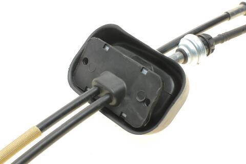 Трос куліси Renault Trafic II 2.0 01- Трос куліси Renault Trafic II 2.0 01-