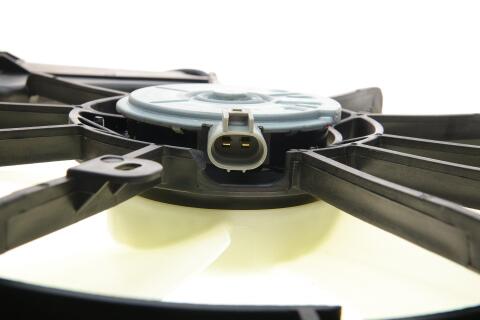 Вентилятор радіатора Toyota Corolla 01-08 (360mm) (з дифузором)