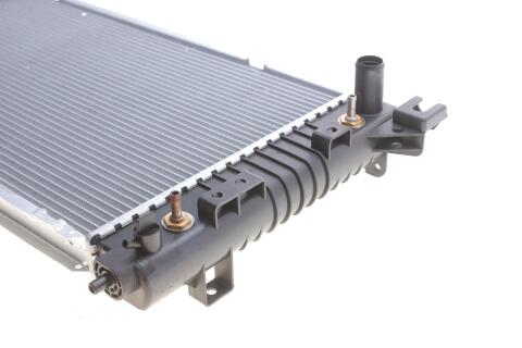 Радиатор охлаждения Chrysler Voyager/Caravan 2.4 95-01