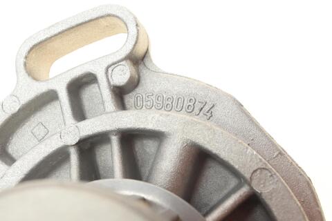 Помпа води VW T4 2.4D 90-98/2.5/2.5 Syncro 57kw/81kw 90-03