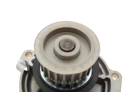 Помпа води Chrysler Voyager IV/ Grand Voyager 2.5-2.8 CRD 00-08 (22z) (R/B) (7 лоп)