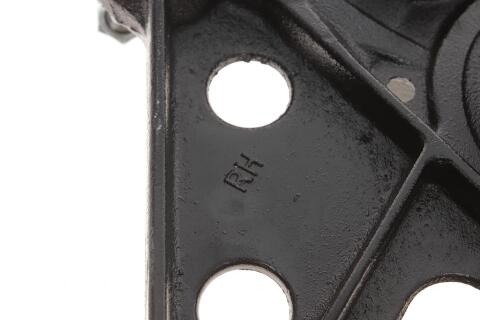 Важіль підвіски (передній) (R) Suzuki Vitara I/Grand Vitara I 98-05 Важіль підвіски (передній) (R) Suzuki Vitara I/Grand Vitara I 98-05