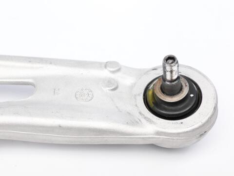 Рычаг подвески (передний/снизу) (R) BMW 3 (E46) 98- (без спорт. подв.)