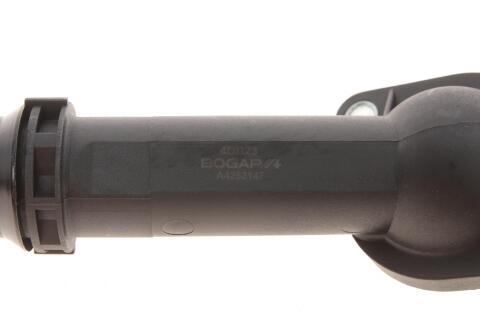 Фланець системи охолодження Audi A6/Skoda Superb/VW Passat 1.6/1.8T/2.0/2.7T 94-08 Фланець системи охолодження Audi A6/Skoda Superb/VW Passat 1.6/1.8T/2.0/2.7T 94-08