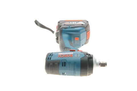 Гайковерт акумуляторний 1/2" 400 Нм 18V 5Ah (2 АКБ і заряд. пристрій) Гайковерт акумуляторний 1/2" 400 Нм 18V 5Ah (2 АКБ і заряд. пристрій)