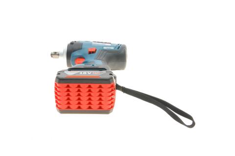 Гайковерт акумуляторний 1/2" 400 Нм 18V 5Ah (2 АКБ і заряд. пристрій) Гайковерт акумуляторний 1/2" 400 Нм 18V 5Ah (2 АКБ і заряд. пристрій)