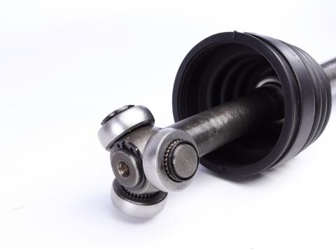 Піввісь Fiat Doblo 1.2/1.9D 01- (L) (22x618) d=31.8