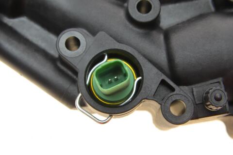 Фланець системи охолодження Peugeot 307/407 2.2 16V/2.7HDi 04- Фланець системи охолодження Peugeot 307/407 2.2 16V/2.7HDi 04-