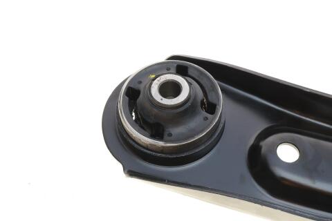 Важіль підвіски (передній/знизу) (R) Hyundai Elantra 16-