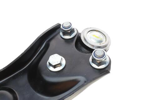 Важіль підвіски (передній/знизу) (R) Hyundai Elantra 16-