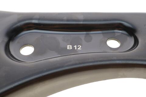 Важіль підвіски (передній/знизу) (R) Hyundai Elantra 16-