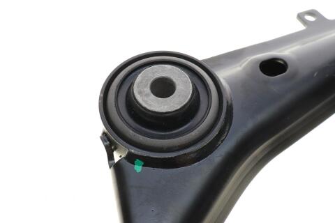 Важіль підвіски (передній/знизу) (R) MB Vito (W447) 14-