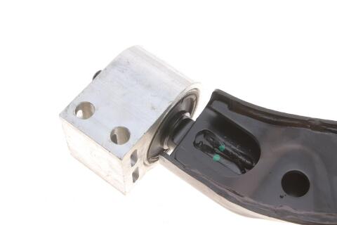 Важіль підвіски (передній/знизу) (R) Chevrolet Captiva/Opel Antara 06-