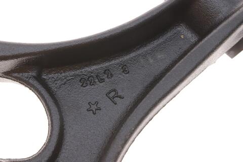 Важіль підвіски (передній/знизу) (R) Audi Q7/Porsche Cayenne/VW Touareg 02-15