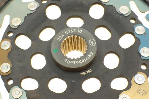 Комплект зчеплення Renault Megane II 2.0 03-09 (d=240mm) Комплект зчеплення Renault Megane II 2.0 03-09 (d=240mm)