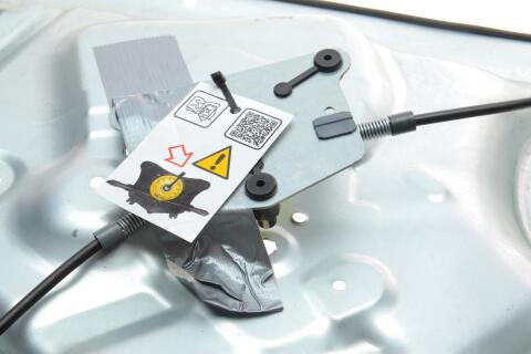 Склопідіймач (передній) VW Tiguan 08-18 (L) (електро) (без моторчика) (з пластиною)