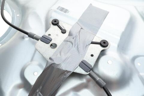 Склопідіймач (передній) VW Tiguan 08-18 (R) (електро) (без моторчика)(з пластиною)