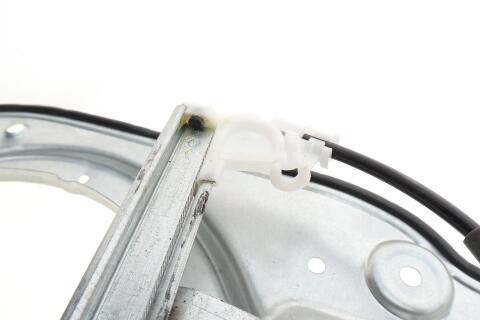 Склопідіймач (передній) VW Touran 03-15 (R) (електро) (без моторчика) (з пластиною)