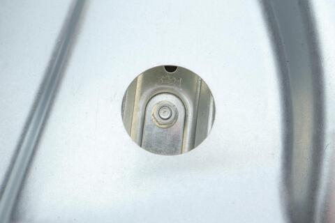 Склопідіймач (передній) VW Touran 03-15 (R) (електро) (без моторчика) (з пластиною)