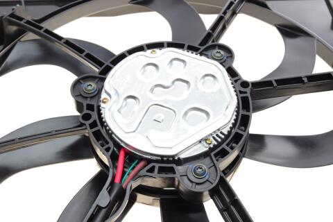 Вентилятор охолодження двигуна VW Caddy III/IV/T5 1.2/1.6/2.0 TDI 10-20 (з дифузором) Вентилятор охолодження двигуна VW Caddy III/IV/T5 1.2/1.6/2.0 TDI 10-20 (з дифузором)