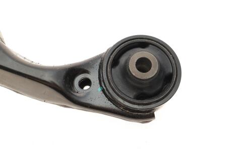 Важіль підвіски (передній/знизу) (L) Hyundai Tucson/Kia Sportage 04- Важіль підвіски (передній/знизу) (L) Hyundai Tucson/Kia Sportage 04-