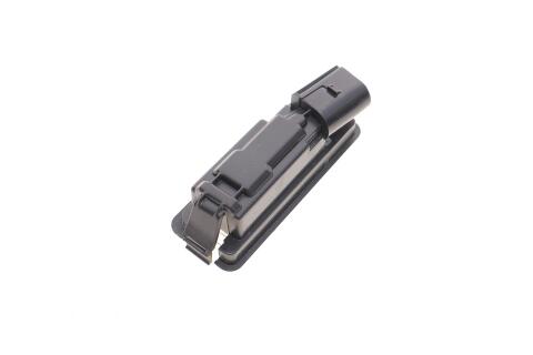 Фонарь освещения номерного знака Audi Q8/VW Passat 15-