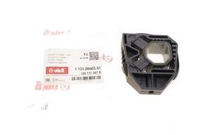 Подушка радиатора VW Caddy III 04-15 (зверху)